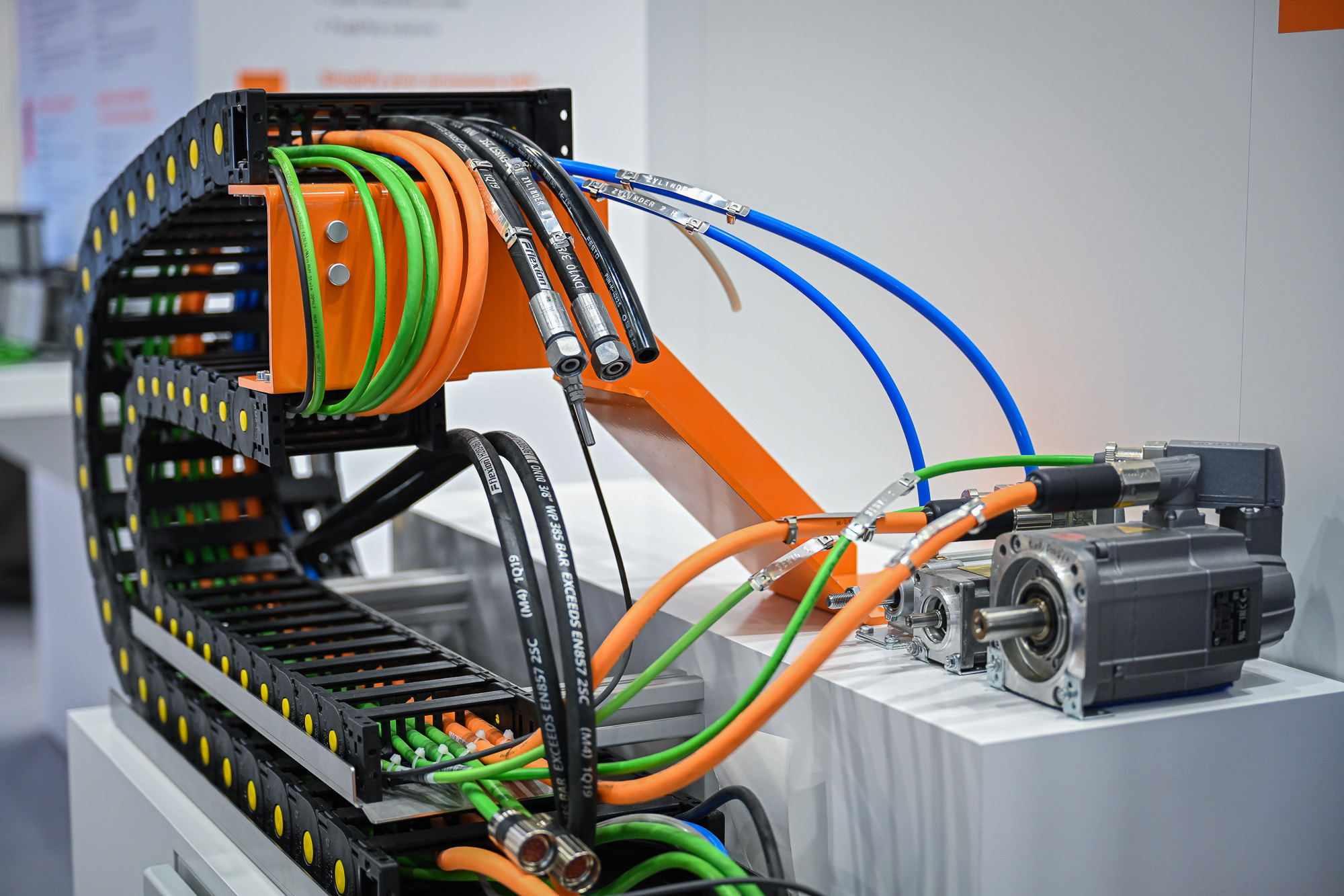 Energy Chain and servo cable solutions
