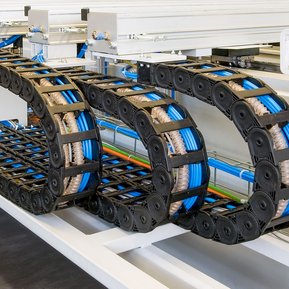 Dressade släpkedjor i plast Dressade släpkedjor i plast