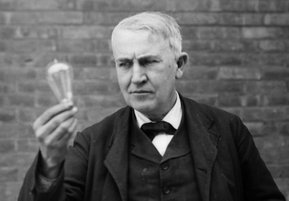Томас Едісон -  батько фонографа та електричної лампочки