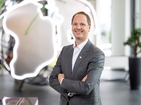 "Our growth in Asia and America is helping LAPP through difficult times in our European home markets”, says Matthias Lapp, third-generation CEO of the LAPP Group. "Our growth in Asia and America is helping LAPP through difficult times in our European home markets”, says Matthias Lapp, third-generation CEO of the LAPP Group.