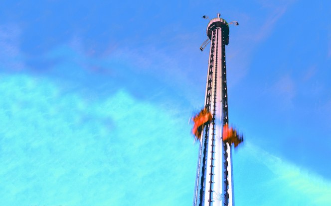 Atrakce „Fritt Fall“ dosahuje rychlosti 100 km/h za necelé tři sekundy Atrakce „Fritt Fall“ dosahuje rychlosti 100 km/h za necelé tři sekundy