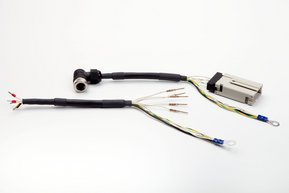 Cable crimpado con tubo termorretráctil y conector circular
