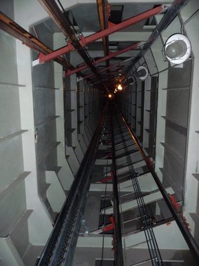 Лифтовая шахта 