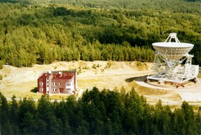 С помощью радиотелескопа РТ-32 ведутся астрофизические наблюдения, которые дают данные ученым, занимающимся исследованием звезд и других объектов: квазаров, галактик, скоплений. 