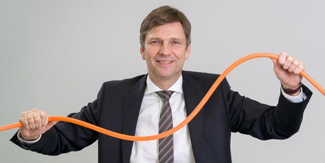 Георг Ставови, член правления по инновациям LAPP Георг Ставови, член правления по инновациям LAPP